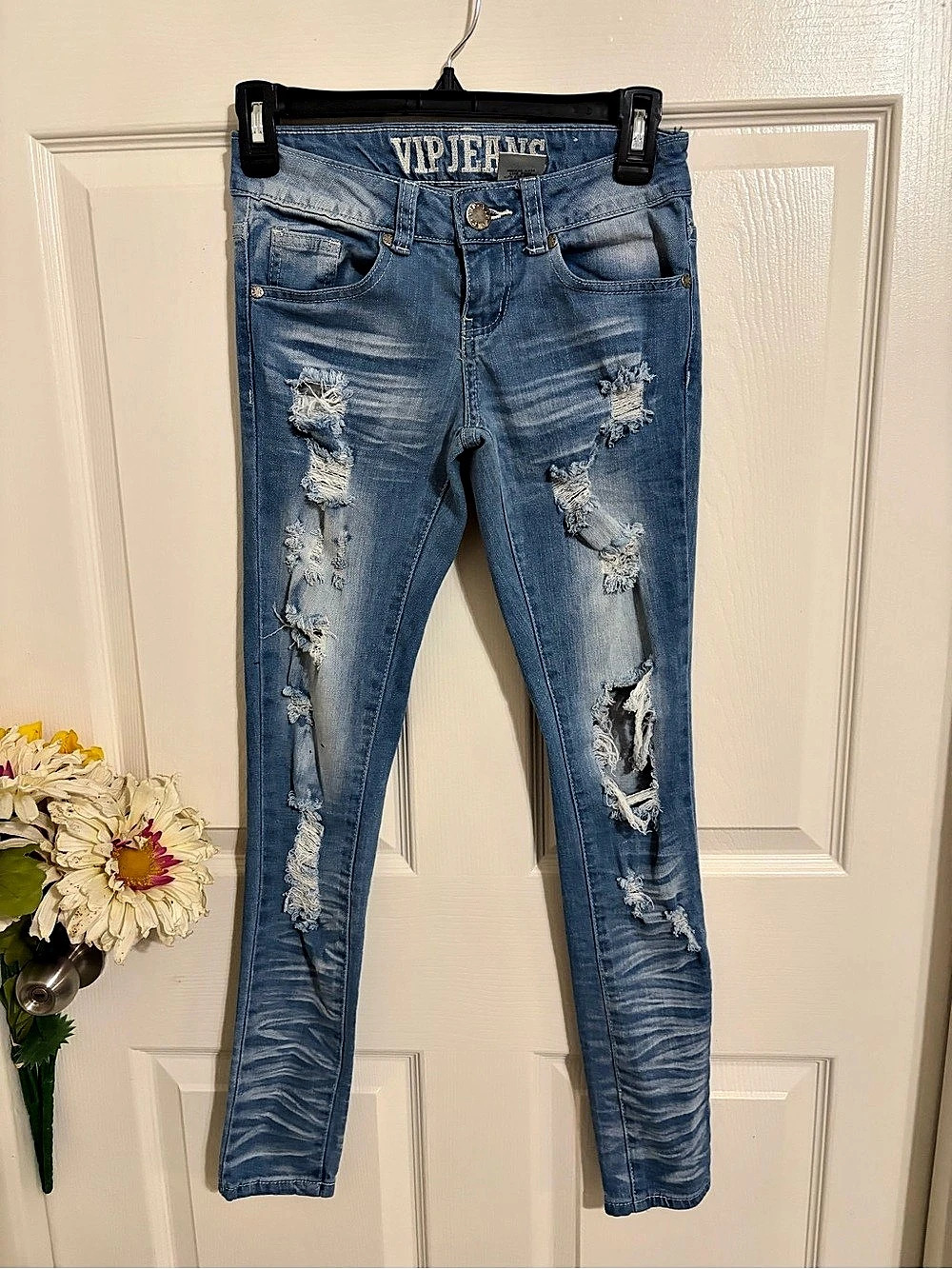 V.I.P. Jeans skinny distressed jeans Distressed Skinny Jeans in Blue Size 2